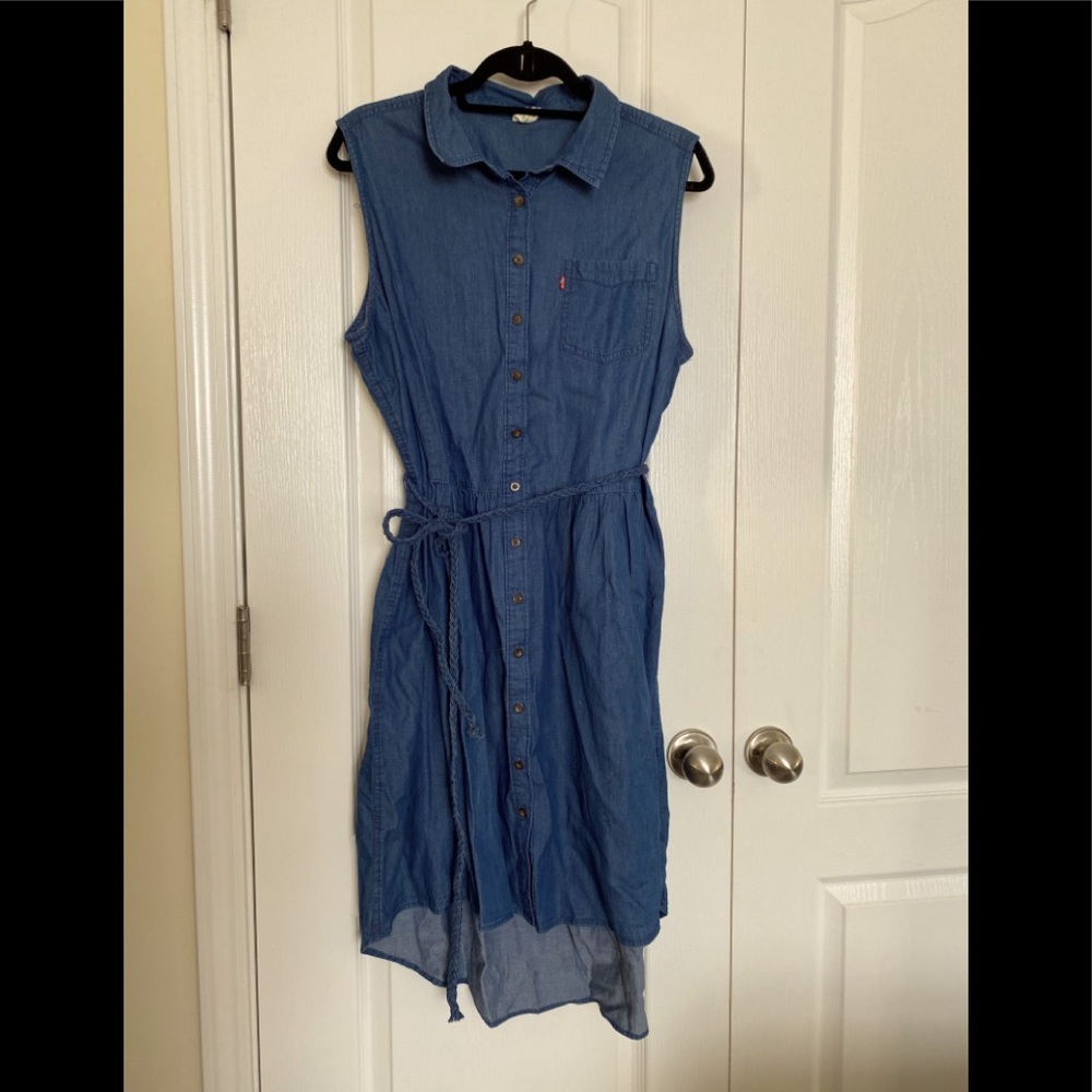 Levi’s sleeveless shirt dress